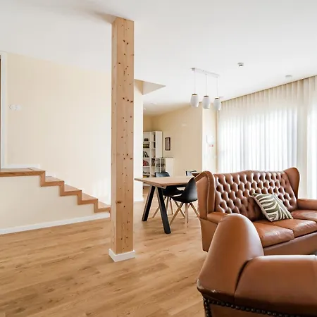 度假居 Grandmother Custodia's House Geres 坎普-杜热雷什