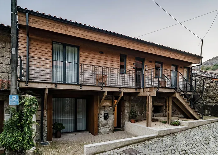 度假居 Grandmother Custodia's House Geres