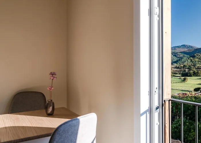 Grandmother Custodia's House Geres 度假居 *